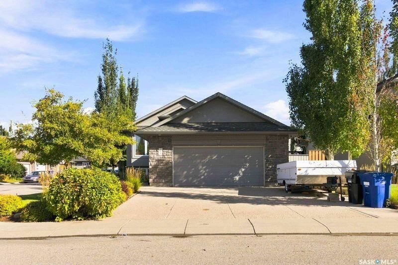 Property Photo:  755 Sutter Crescent  SK S7T 0R5 