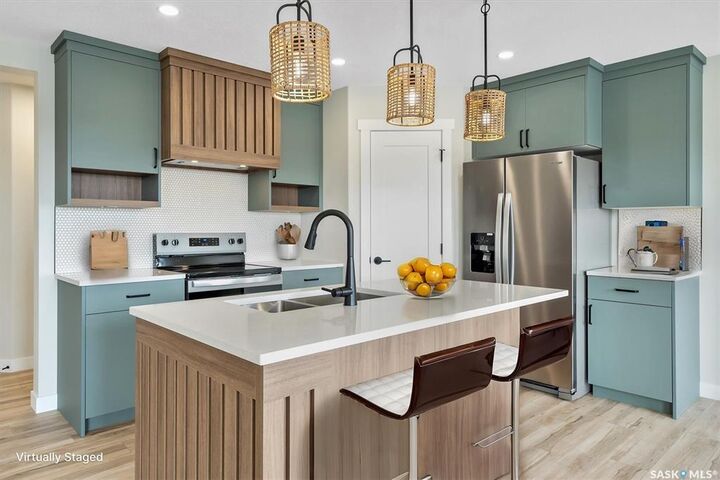 Property Photo:  106 Fortosky Manor  SK S7M 5X2 