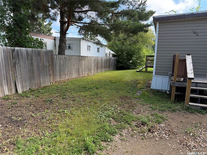 Property Photo:  104 4th Avenue  SK S0E 1A0 