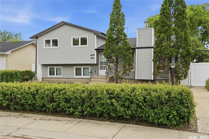 Property Photo:  83 Fuhrmann Crescent  SK S4R 5S4 