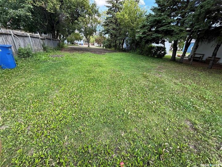 Property Photo:  203 Bemister Avenue W  SK S0E 1A0 