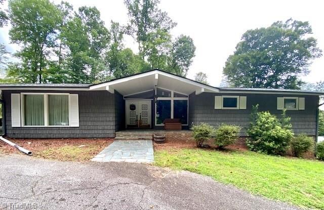 Property Photo: 2082 Mountain Valley Church Road NC 28659