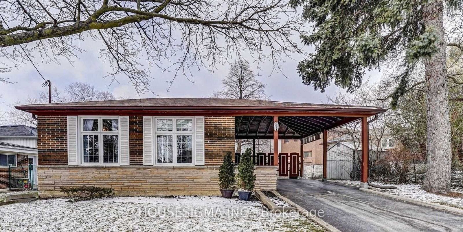Property Photo:  51 Axsmith Crescent Bsmt  ON M2J 3K2 