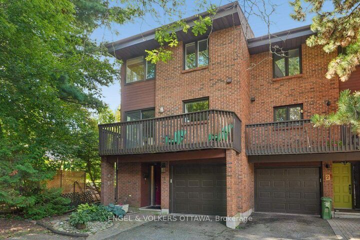 Property Photo:  535 Hilson Avenue 4  ON K1Z 6C9 