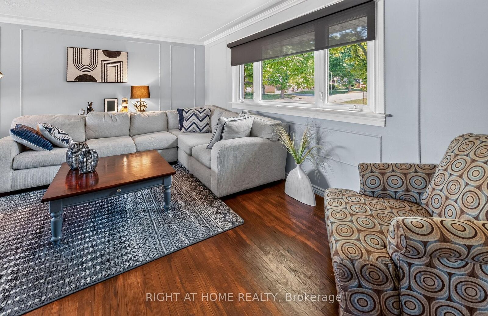 Property Photo:  366 Burlington Crescent  ON N5Z 3H1 