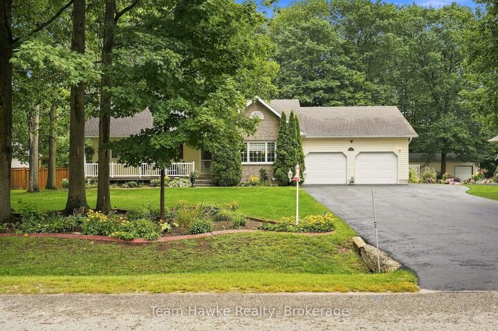 Property Photo:  27 Johnston Street  ON L0L 2T0 