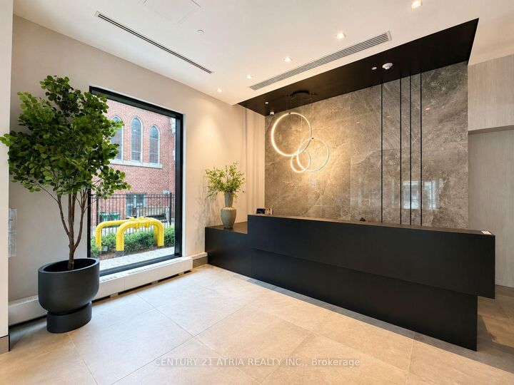 Property Photo:  609 Sherbourne Street 2407  ON M4X 0A4 