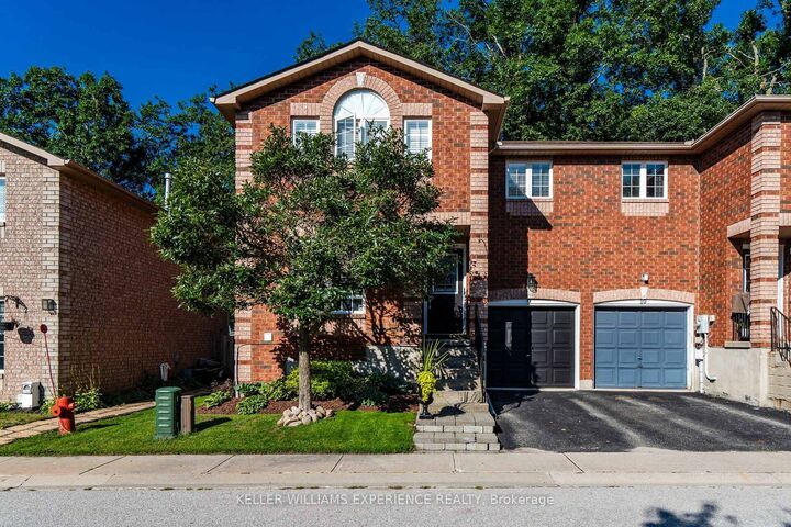 Property Photo:  38 Kenwell Crescent 9  ON L4N 0Z6 