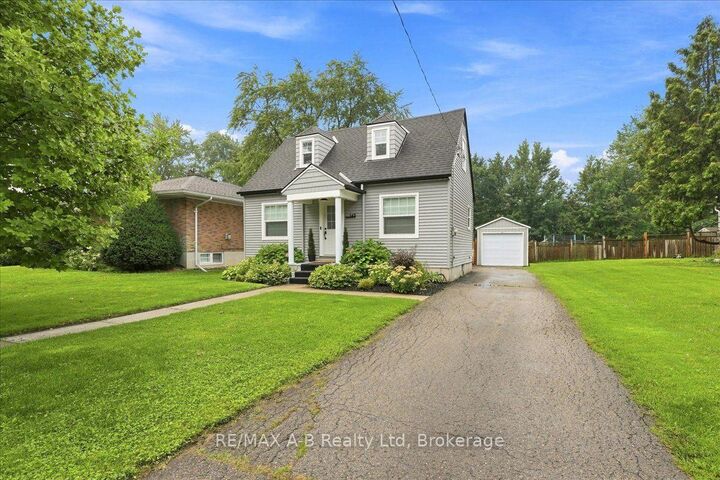 Property Photo:  143 Britannia Street  ON N5A 5Z3 