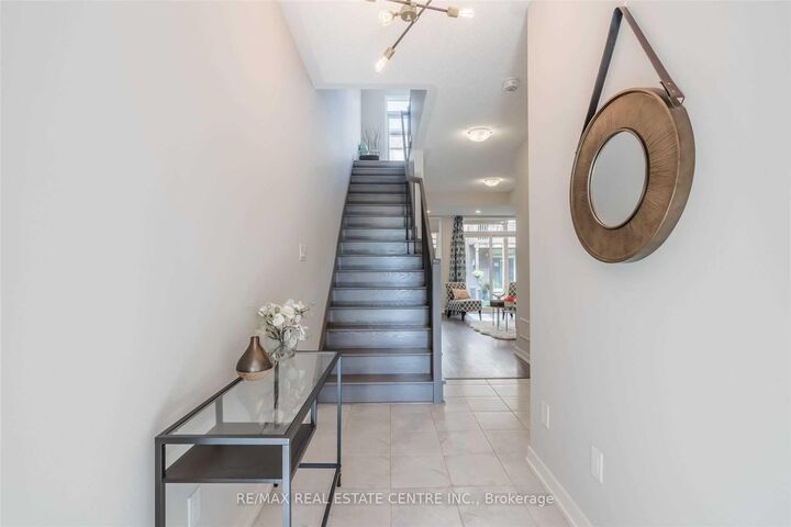 Property Photo:  181 Sabina Drive  ON L6H 0L4 