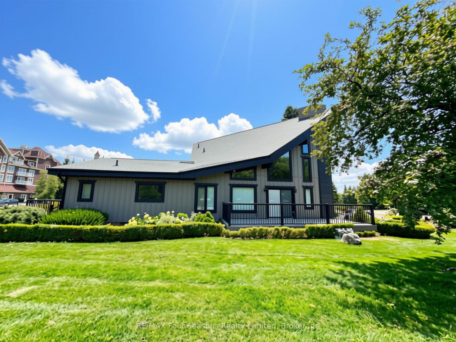 Property Photo:  172 Carmichael Crescent  ON L9Y 0R3 