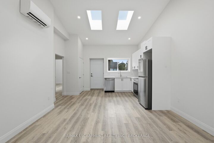 Property Photo:  18 Princess Street 3  ON L2P 2R1 