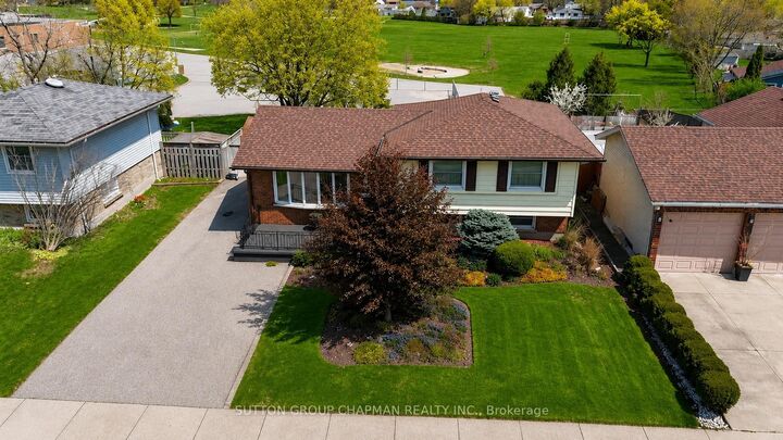 Property Photo:  965 Osgoode Drive  ON N6E 1C9 