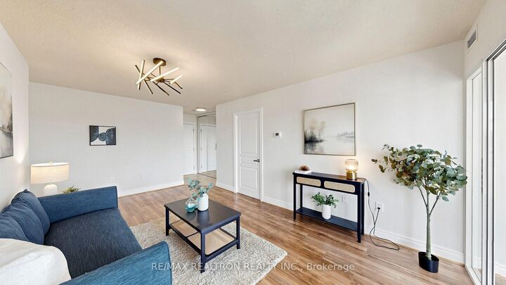 Property Photo:  1 Hycrest Avenue 608  ON M2N 6V8 