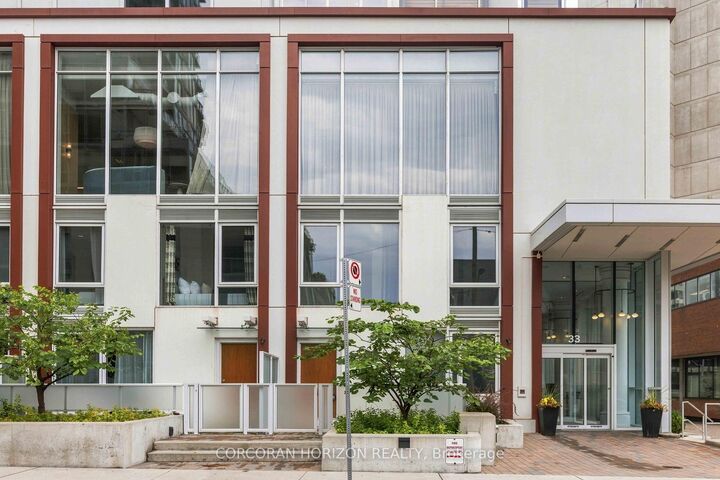 Property Photo: 33 Helendale Avenue 101 ON M4R 1C5