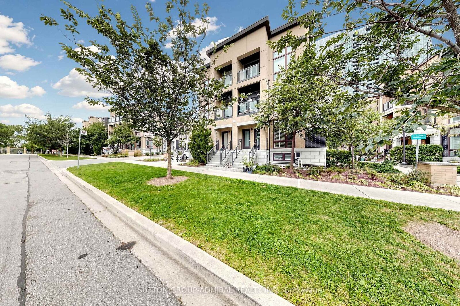 Property Photo:  19 Eldora Avenue 41  ON M2M 0B5 