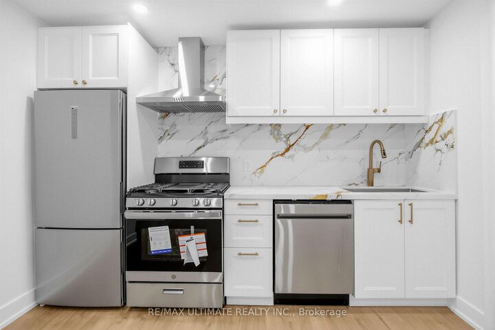 Property Photo:  229 Spadina Avenue 202  ON M5T 2E2 