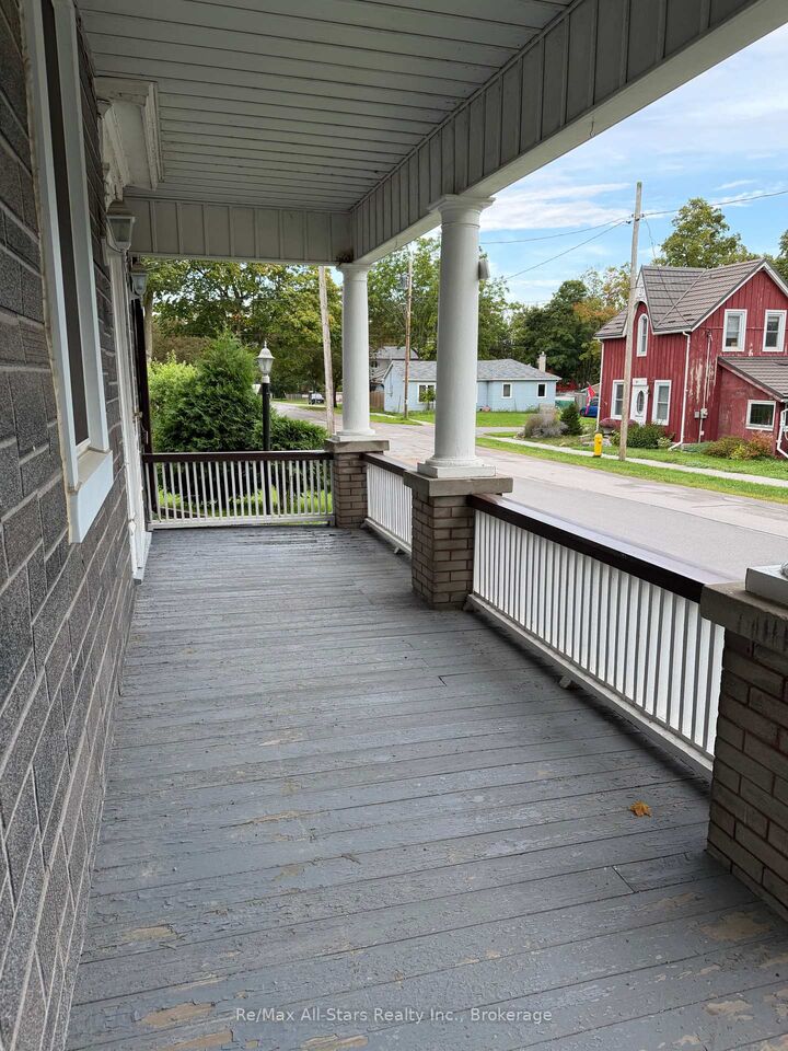 Property Photo:  54 Munro Street  ON L0E 1E0 