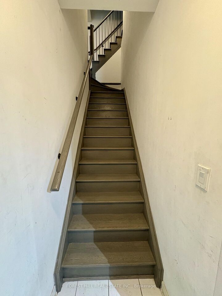 Property Photo:  14 Marquette Avenue 7  ON M6A 0E1 