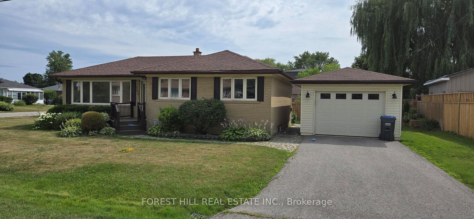 Property Photo: 324 Henderson Street ON L7E 4X7