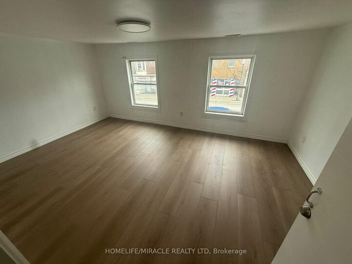 Property Photo:  595 Dundas Street N 4  ON N4S 1C9 