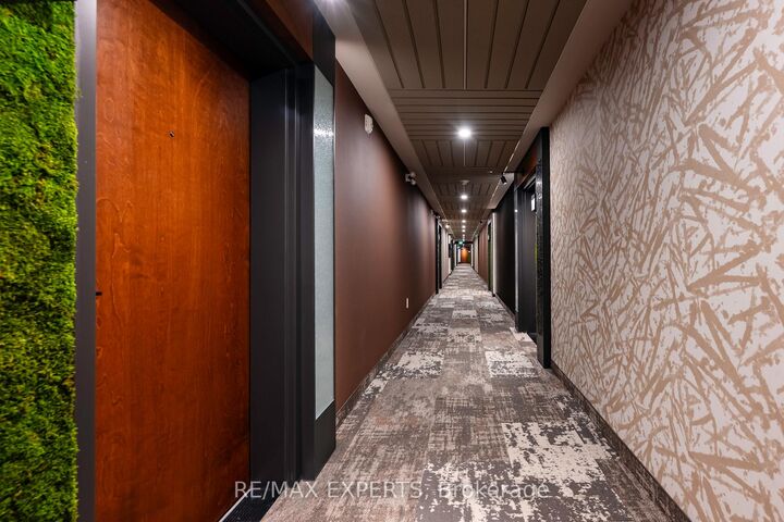 Property Photo:  15 Kneeshaw Drive 409  ON L9J 0X9 