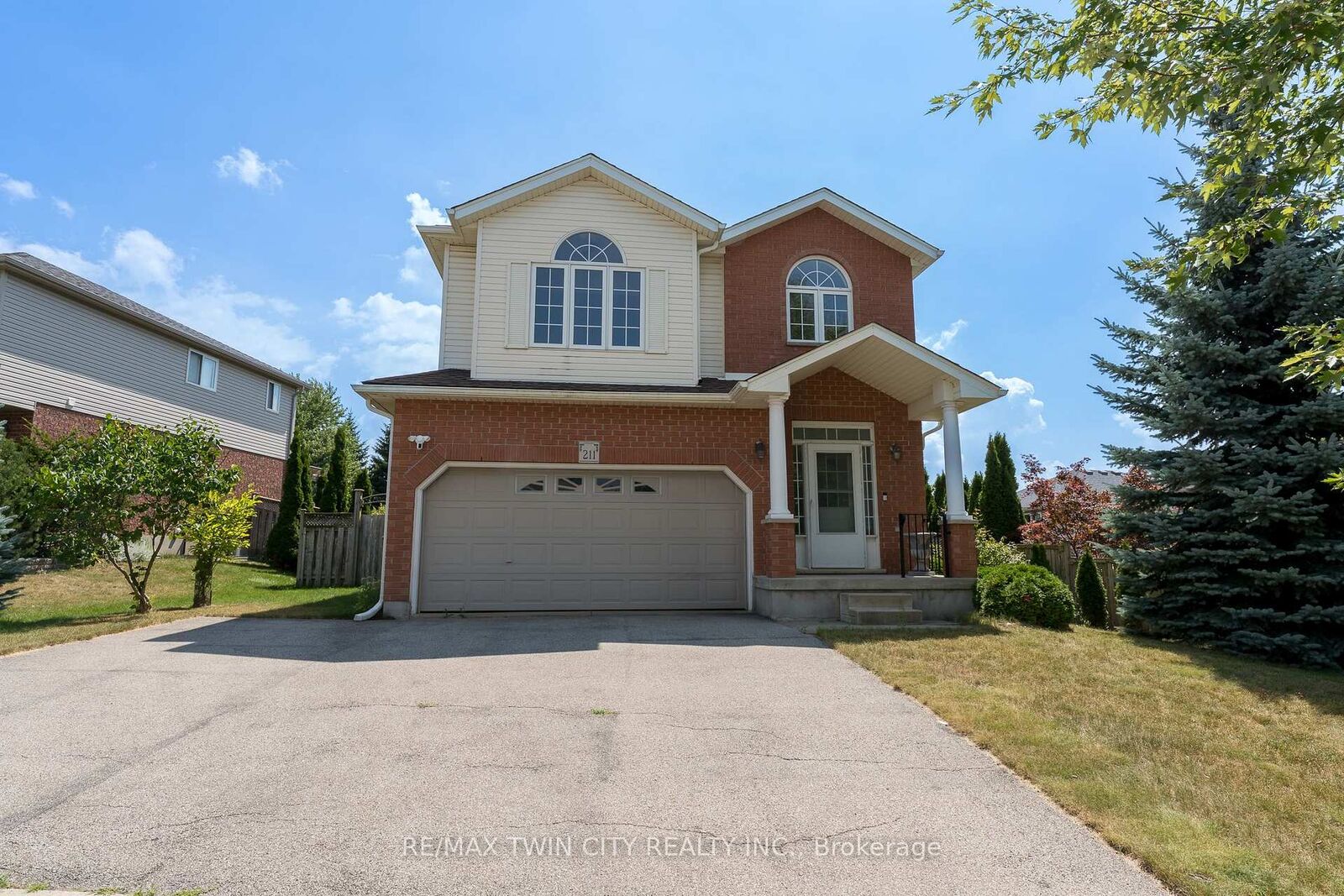 Property Photo:  211 Sleaford Street  ON N2J 4Z8 