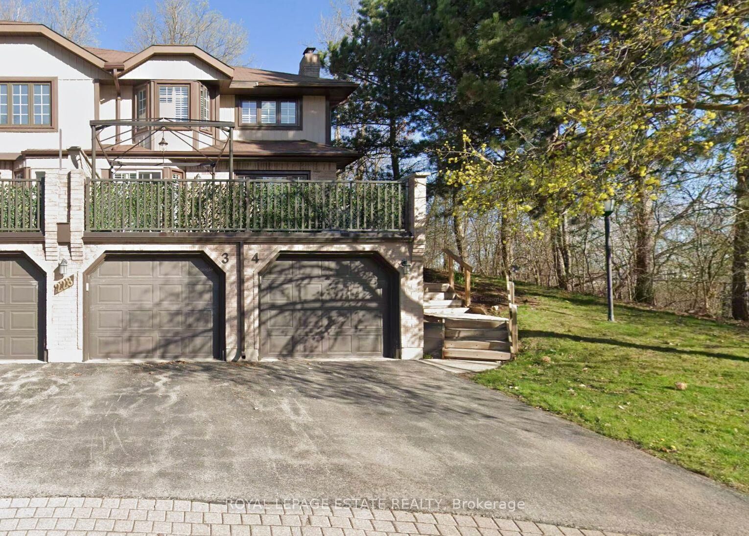 Property Photo:  228 Kingswood Drive 3  ON N2E 2K2 