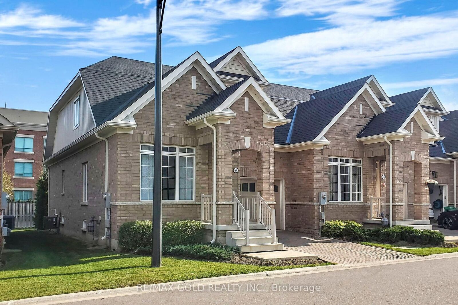 Property Photo:  9 Lobelia Street  ON L6R 3Z6 