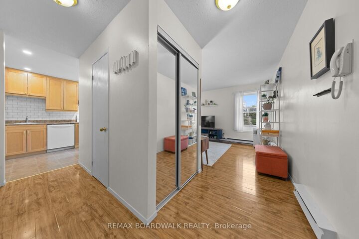 Property Photo:  299 Thomas Street 204  ON K7C 4B8 
