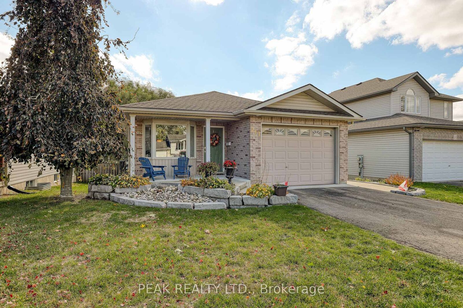 Property Photo:  217 North Street E  ON N4G 1B8 