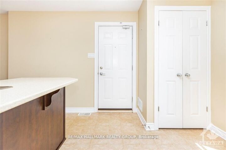 Property Photo:  1124 Docteur Corbeil Boulevard 5  ON K4K 0G9 
