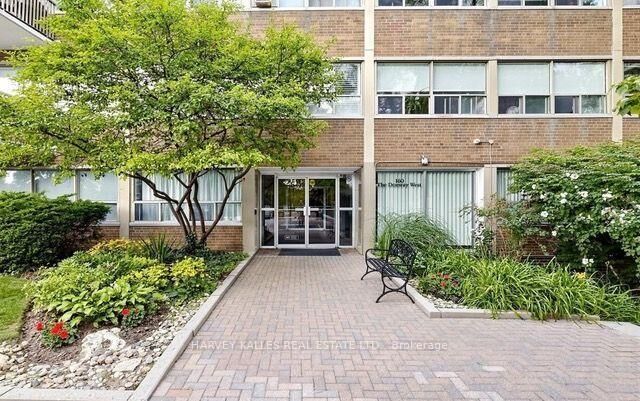 Property Photo:  160 The Donway N/A W 411  ON M3C 2G1 