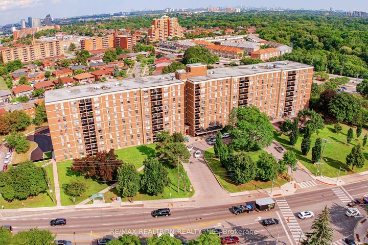 Property Photo:  2825 Islington Avenue 815  ON M9L 2K1 