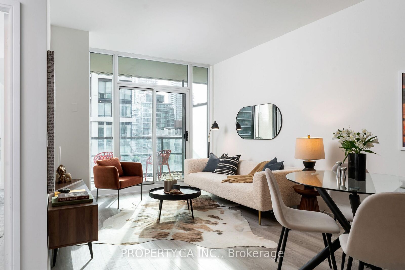 Property Photo:  88 Broadway Avenue 1004  ON M4P 0A5 