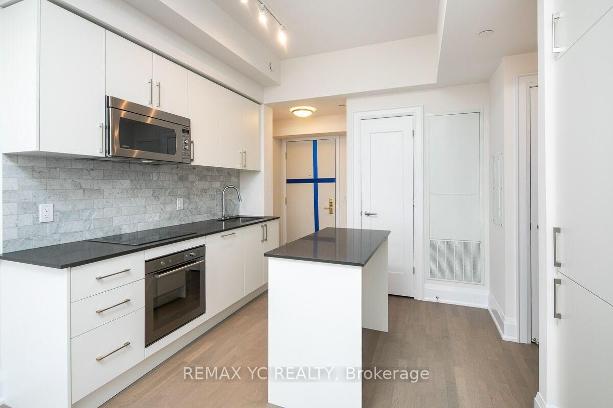 Property Photo:  88 Cumberland Street 2404  ON M5R 1A3 