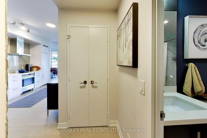 Property Photo:  120 Bayview Avenue N 519  ON M5A 0G4 