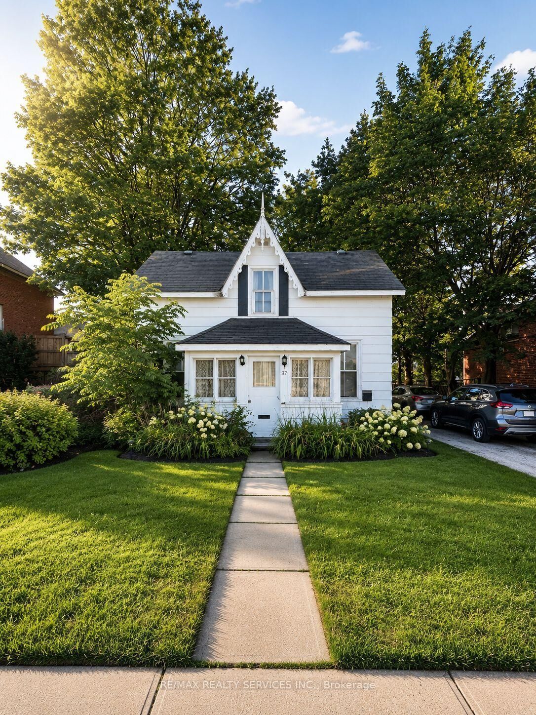 Property Photo:  787 10th Street E  ON N4K 1T2 