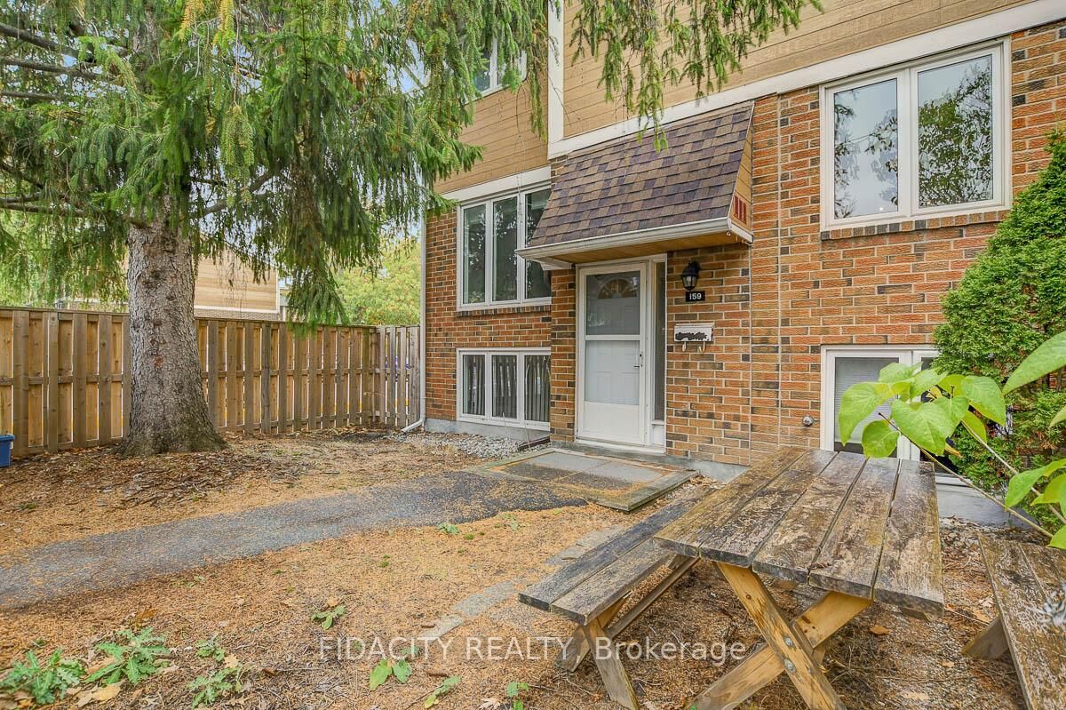Property Photo:  159 Salter Crescent 61  ON K2K 1Y8 