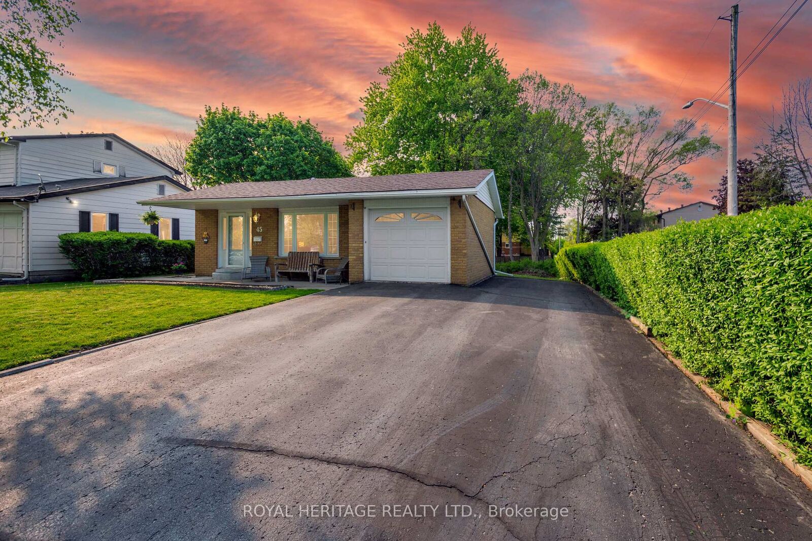 Property Photo:  45 Barbara Street  ON K8V 1Z6 