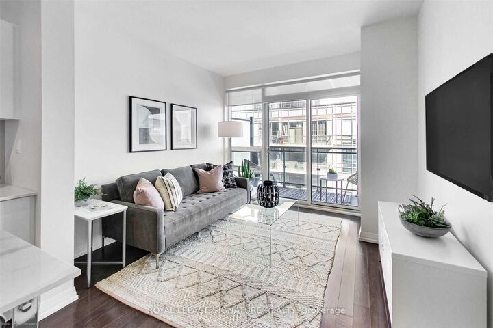 Property Photo:  460 Adelaide Street E 2210  ON M5A 1N6 