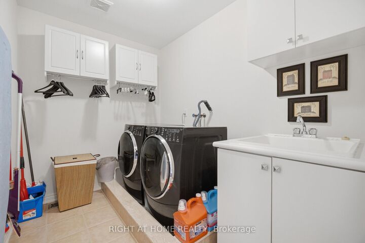 Property Photo:  406 Chandler Crescent  ON L9T 0S9 