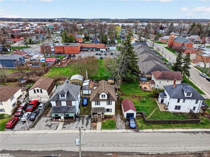 Property Photo:  122 South Cayuga Street W  ON N1A 1P5 