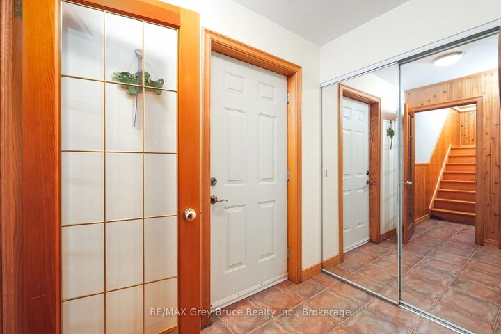 Property Photo:  68 Bayshore Avenue S  ON N0H 2R0 