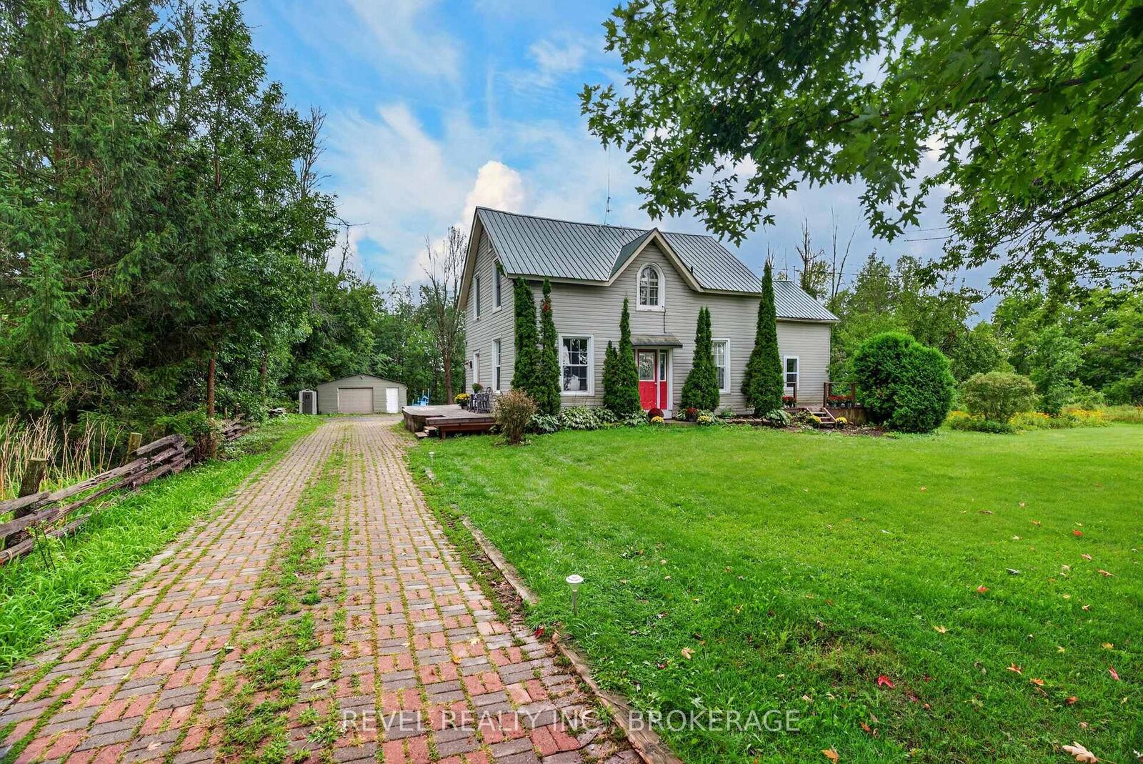 Property Photo:  275 Haig Road  ON K7G 2V4 