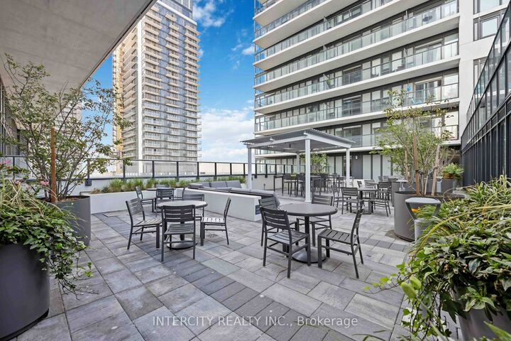 Property Photo:  9000 Jane Street 503  ON L4K 0M6 