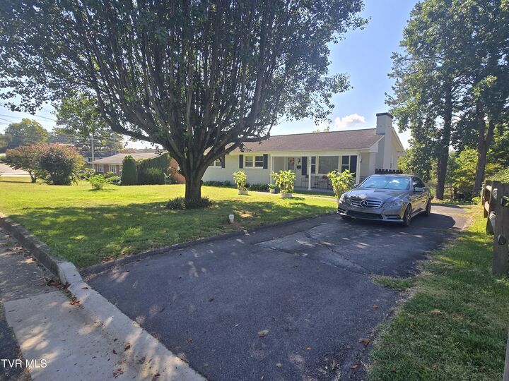 Property Photo: 503 Longview Drive TN 37604