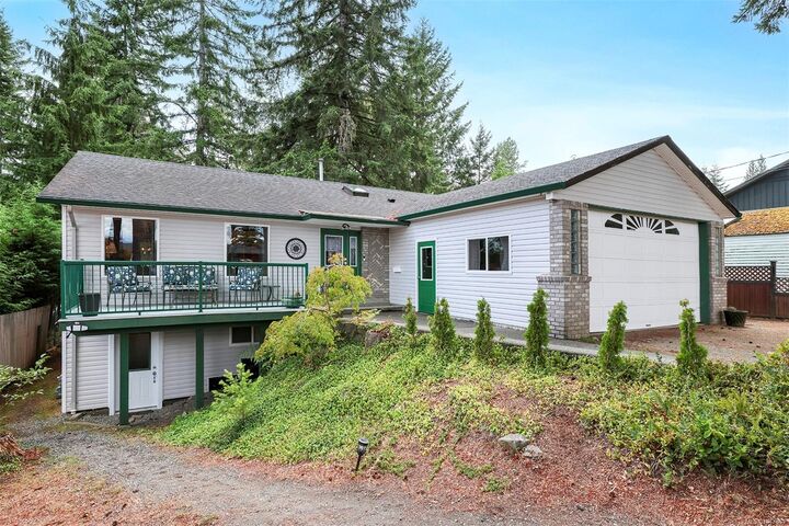 Property Photo:  2797 Keswick Ave  BC V0R 1S0 