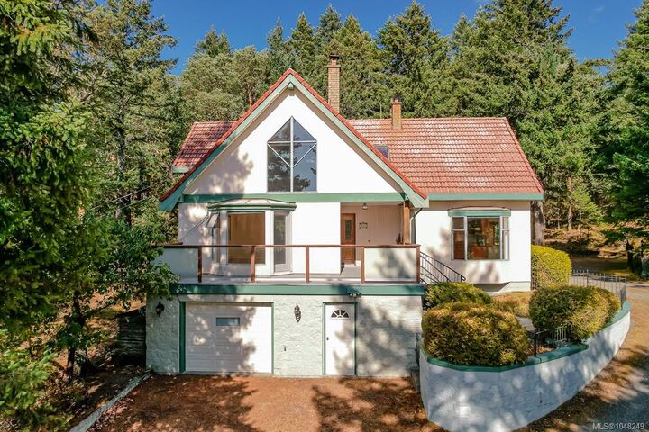 Property Photo:  620 Tammy Pl  BC V9B 5T9 