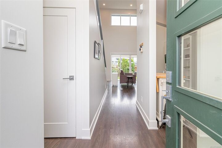 Property Photo:  2874 Meridian Ave  BC V9B 0V2 